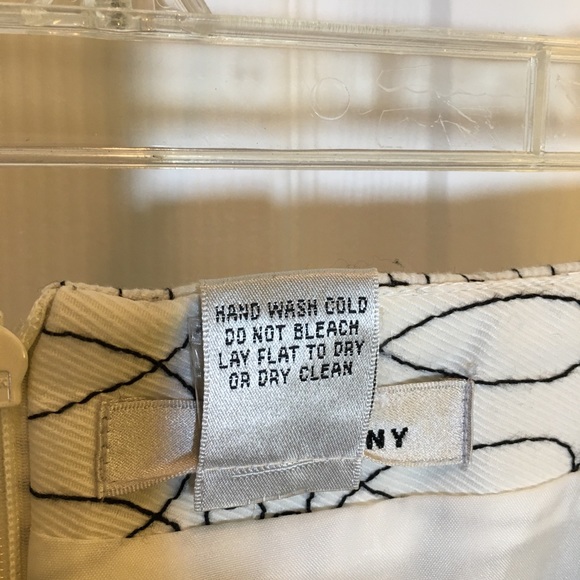 WD-NY White and Black Size 8 Skirt - Picture 6 of 7